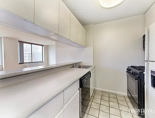 Rented by Halstead Real Estate | media 2