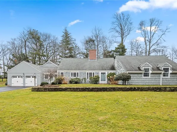 4 Deepwood Lane, West Hartford, CT 06107