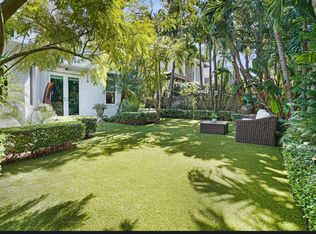 5650 Pine Tree Dr, Miami Beach, FL 33140