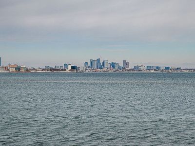 667 E Squantum St, Quincy, MA, 02171