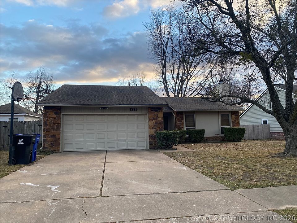 1st image of 1321 W Quantico Pl