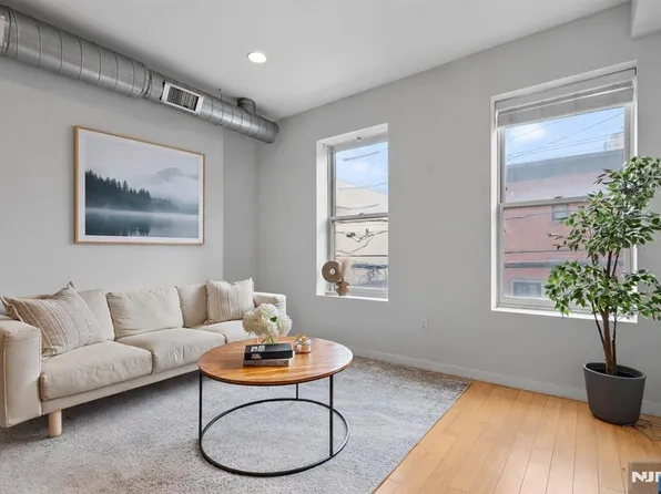 1300 Park Ave APT 2B, Hoboken, NJ 07030