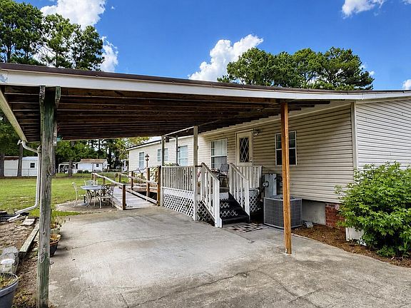 3rd image of 2202 Hollyhock Lane