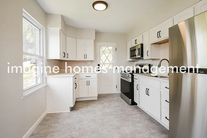 3017 Belleville St — Photo 5