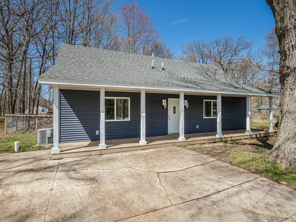 25152 Raymond Ave, Edwardsburg, MI 49112