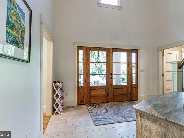 1135 Romsey Dr — Photo 4