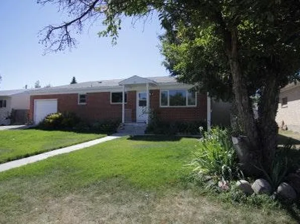 925 Spriggs Dr, Lander, WY 82520