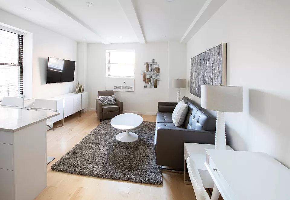 1st image of 150 W 51st St APT 1810