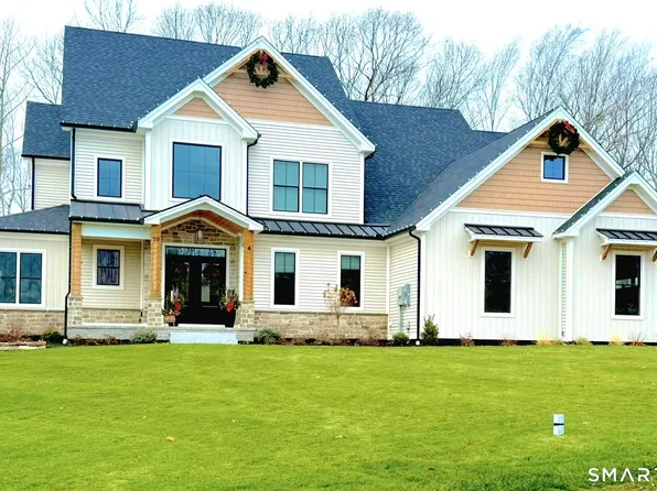 4 Pumpkin Grove, East Lyme, CT 06333