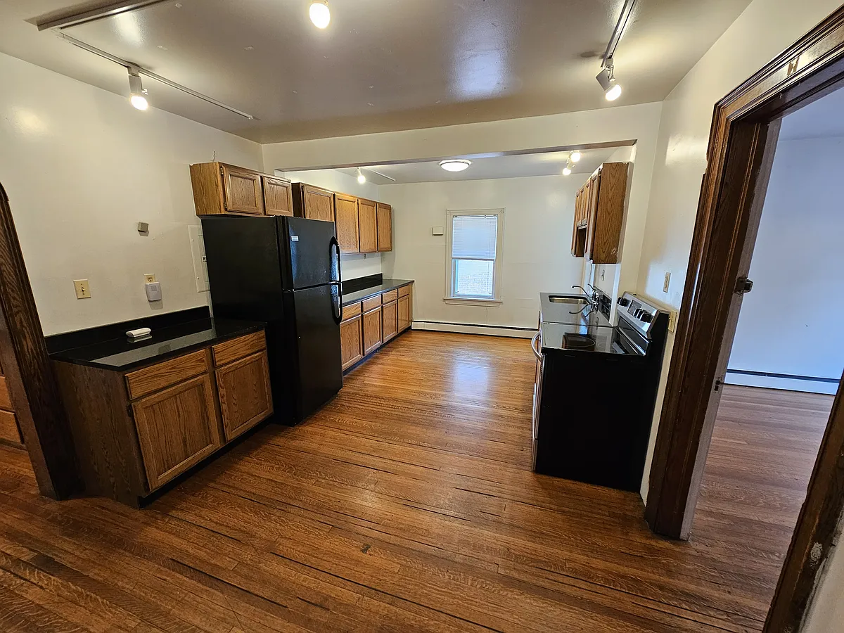 Building Photo - 103 Rutgers St #2