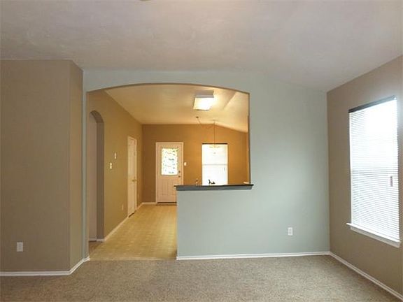 5th image of 211 Lucky Clover Ln