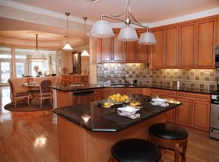 7210 Ravenscroft Rd, Clifton, NJ 07013