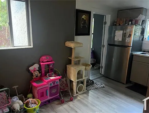 635 Florence St #5 — Photo 21