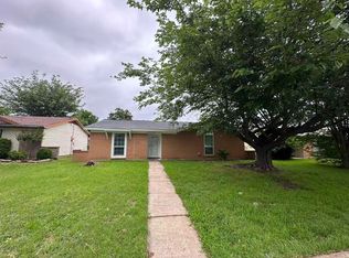 901 Wandering Way Dr, Allen, TX 75002