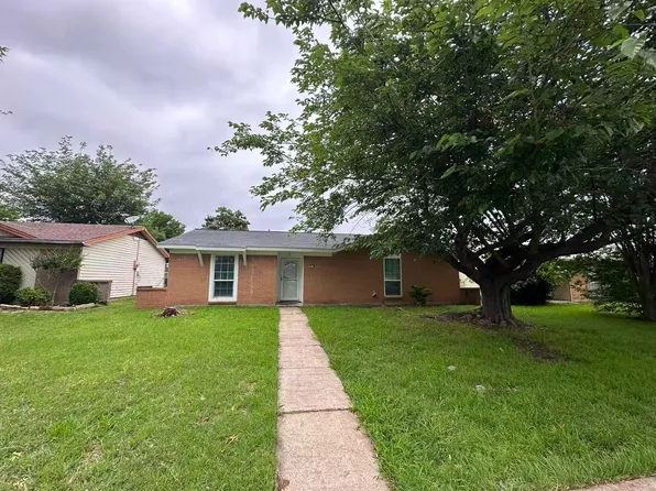 901 Wandering Way Dr, Allen, TX 75002