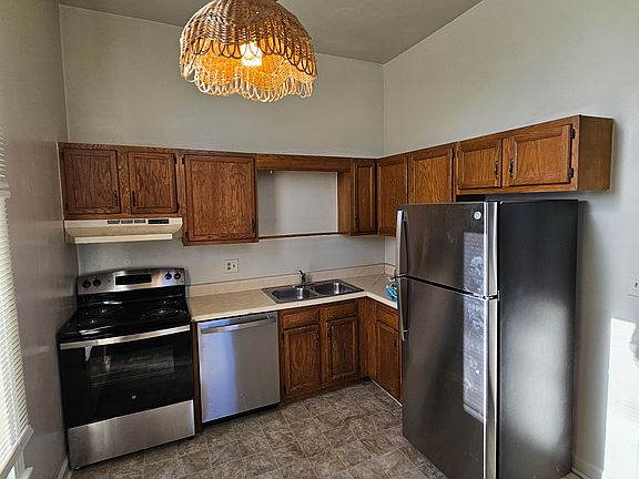 5th image of 1221 S Jefferson St #1