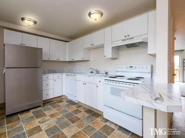 Camas House Apartments (CH), 1102-1138 E 1st Ave #1134, Camas, WA 98607