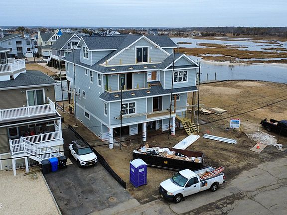 4th image of 108 Rochester Drive