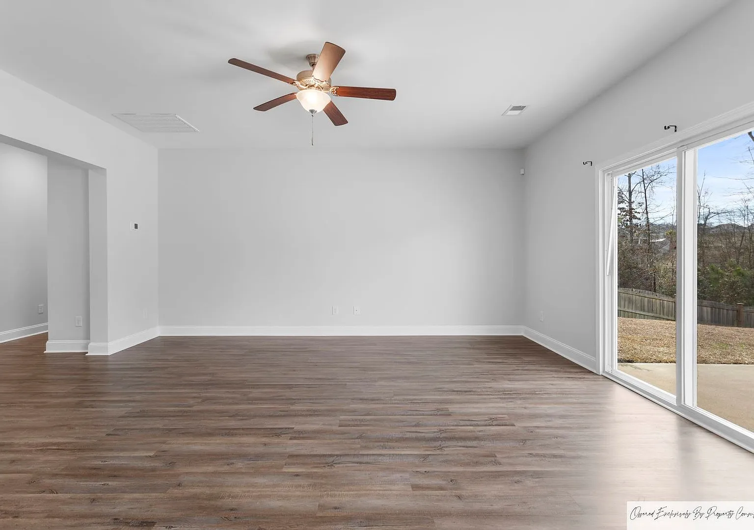 Gated Community & Minutes From Lake Murray — Photo 4