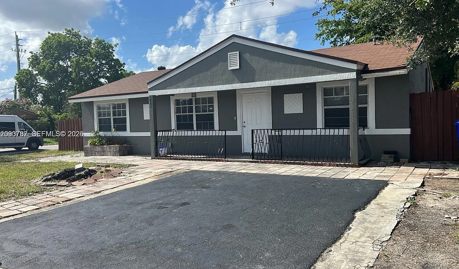 North Lauderdale Estates — Photo 1
