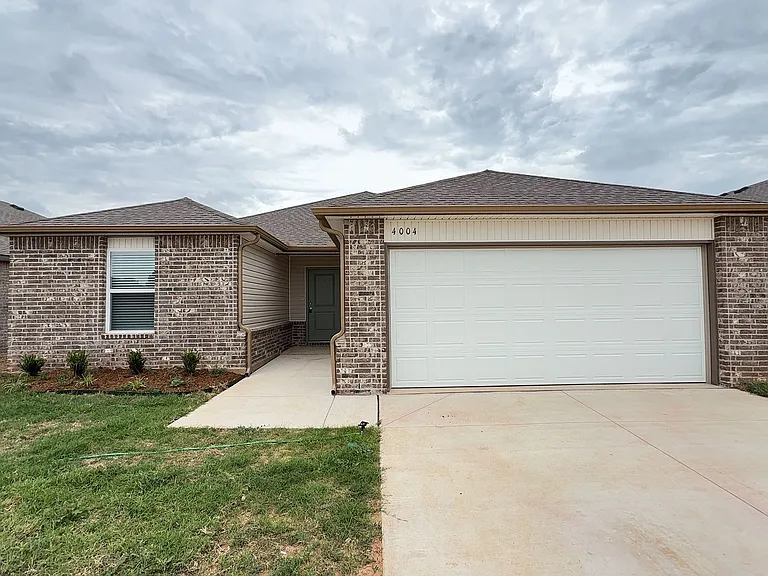 4004 Dutch Ln — Photo 1