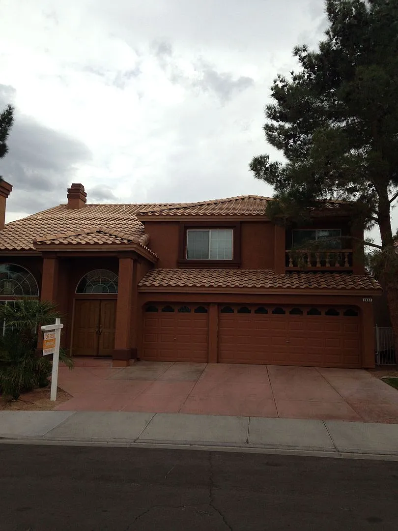 Free Rent - Green Valley Area - 5 Bed / 3 Bath - Golf Course Views — Photo 1