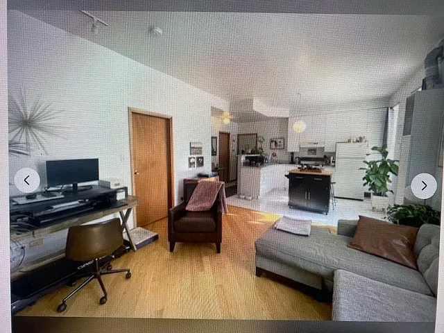 2327 W Ohio St — Photo 2