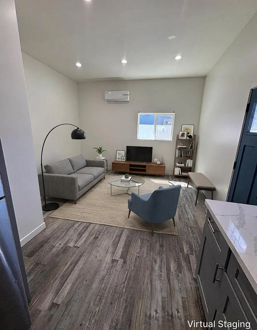 2 bed, 800 sqft, $2,900 — Photo 1