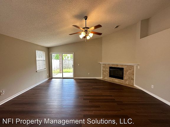 4th image of 651 Mozingo Ln