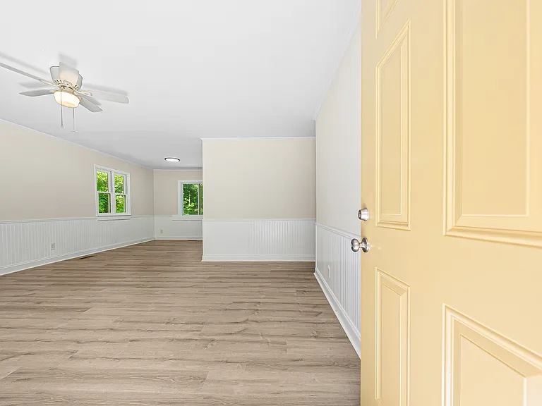 407 Veterans Dr — Photo 6