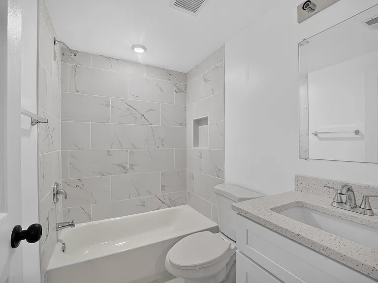 1823 E Capitol St SE #4 — Photo 7