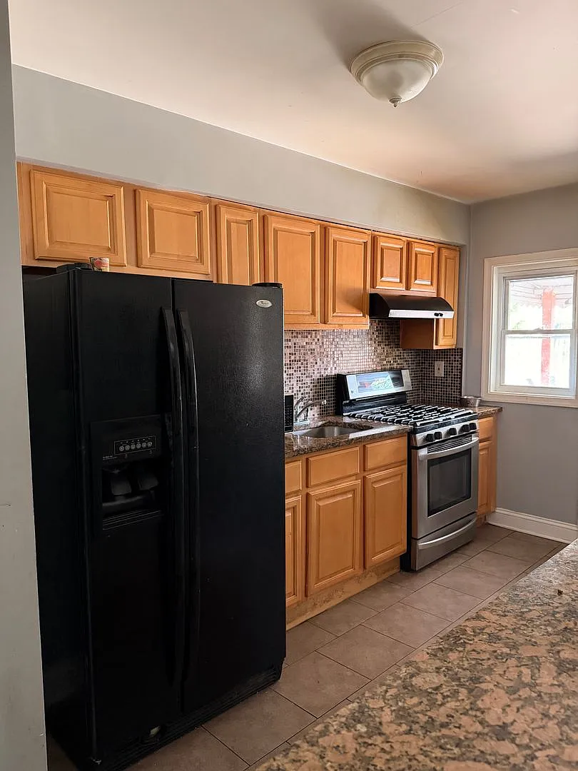 Century Rd Available Now !! — Photo 3