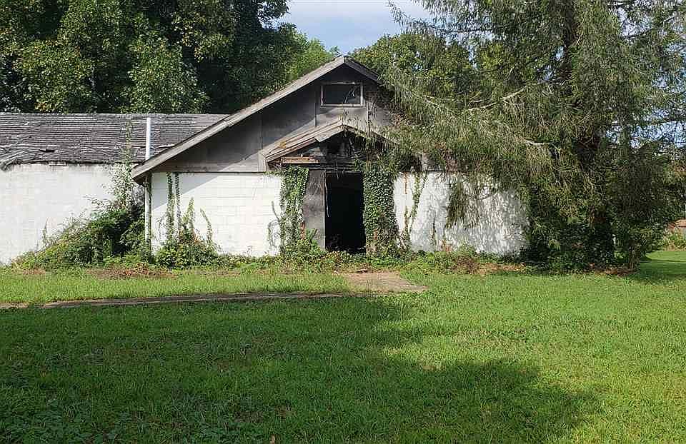 2nd image of 897 County Road 25