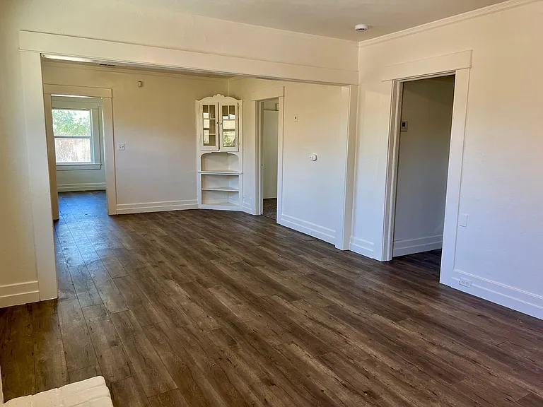 1321 N Calaveras St — Photo 6