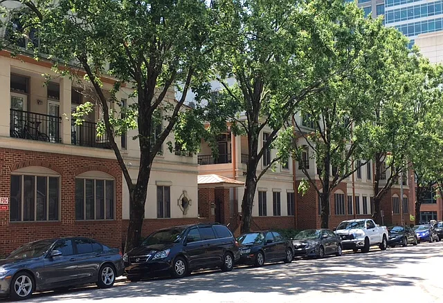 204 E Davie St — Photo 17