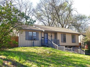 8211 W 57th St, Overland Park, KS 66202