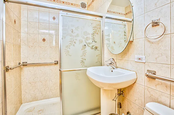 Sold by Maximillion Realty, Inc. | media 49