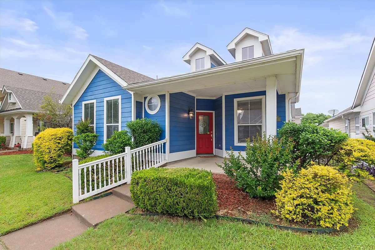 Building Photo - 10223 Waterbury Dr