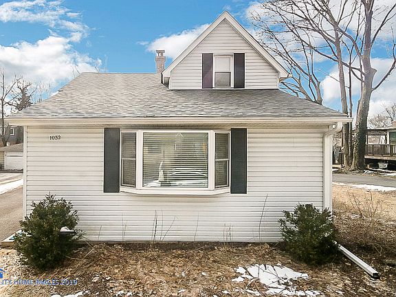 2nd image of 1032 E Jefferson Ave