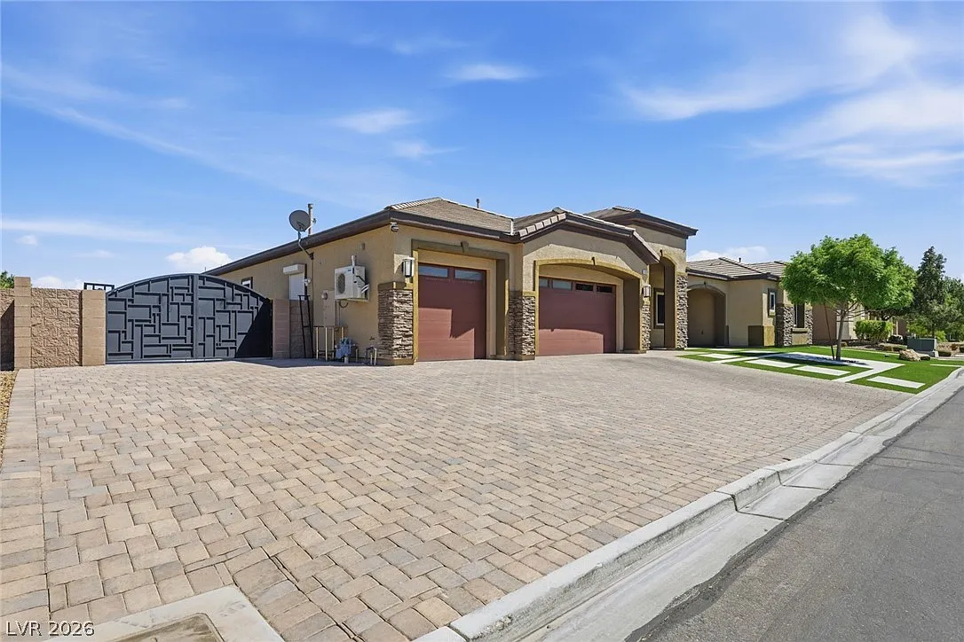 5 bed, 3666 sqft, $9,500 — Photo 4