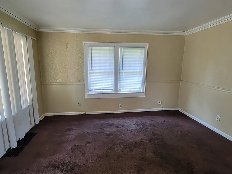 618 N Euclid Ave — Photo 2