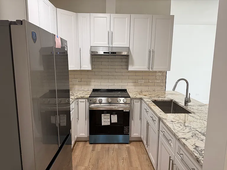 222 N Genesee St #205 — Photo 2