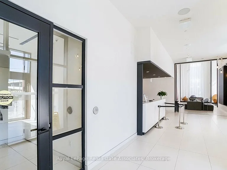 20 Richardson St #3206 — Photo 6