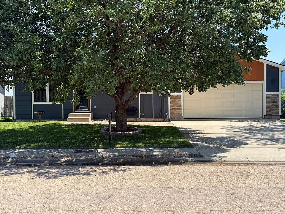 1st image of 1022 Smokey Hill St