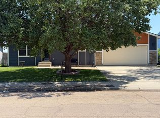 1022 Smokey Hill St, Garden City, KS 67846