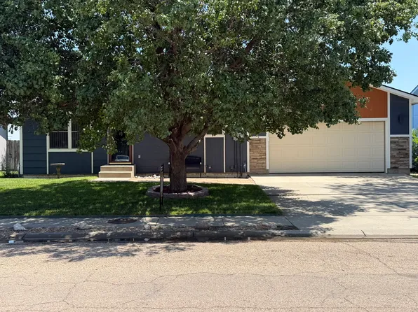 1022 Smokey Hill St, Garden City, KS 67846