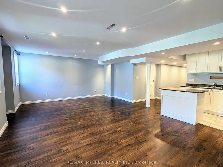 236 Old Colony Rd #BASEMENT — Photo 5