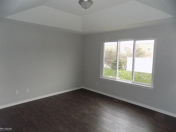 5th image of 14933 N Park Dr