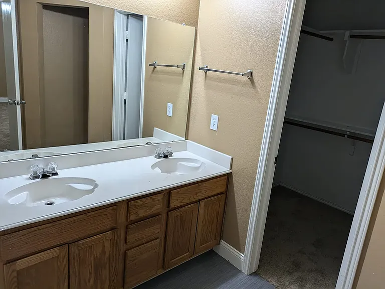 2428 Collier Dr — Photo 12