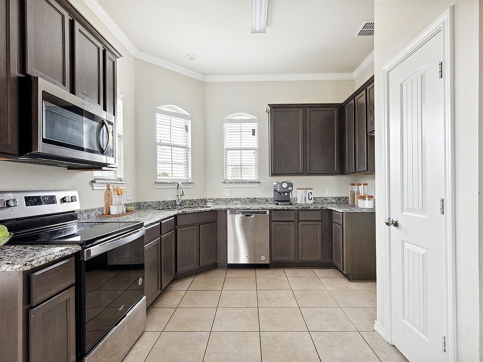 1st image of 306 Rolling Meadow Dr